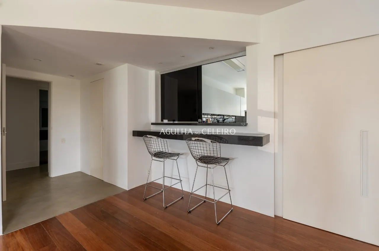 Apartamento reformado à venda no Itaim Bibi. – 20342