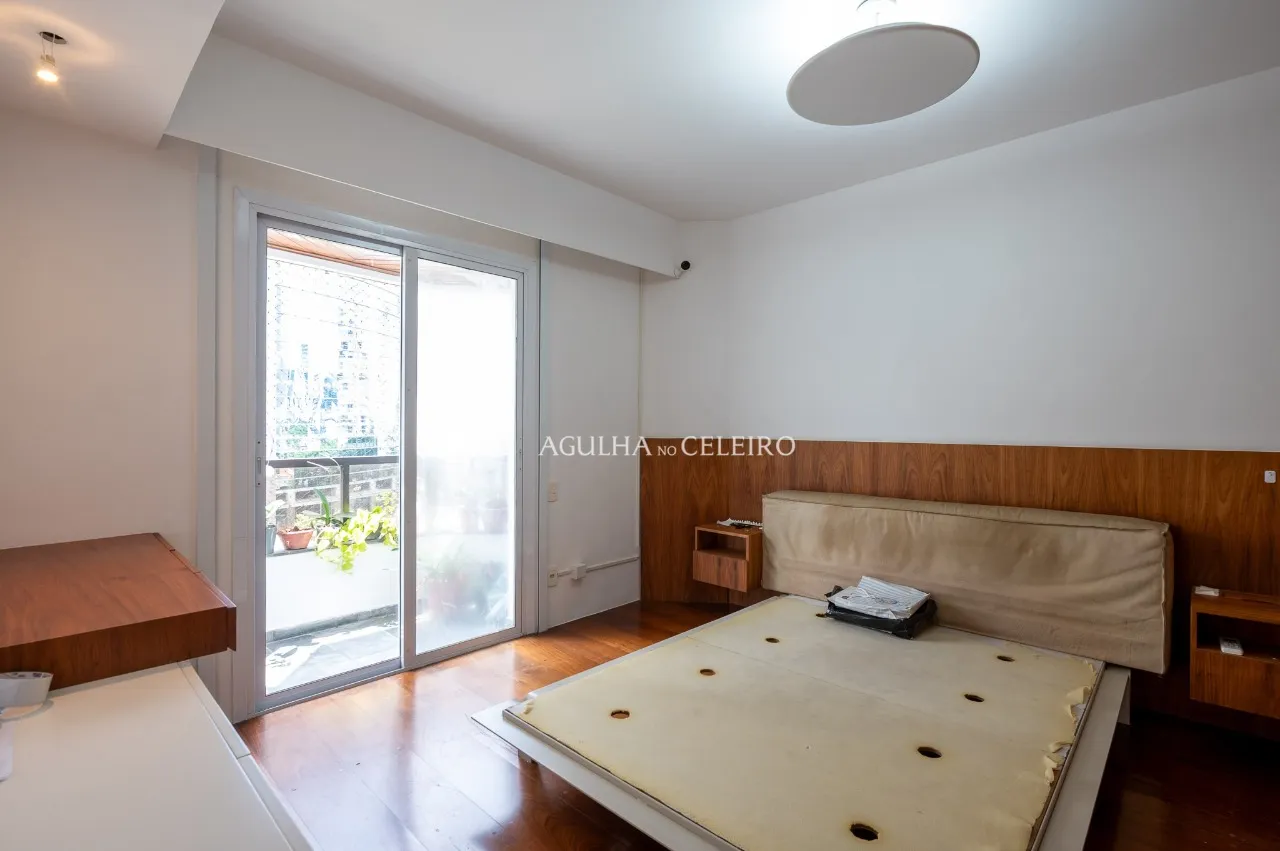 Apartamento reformado à venda no Itaim Bibi. – 20342