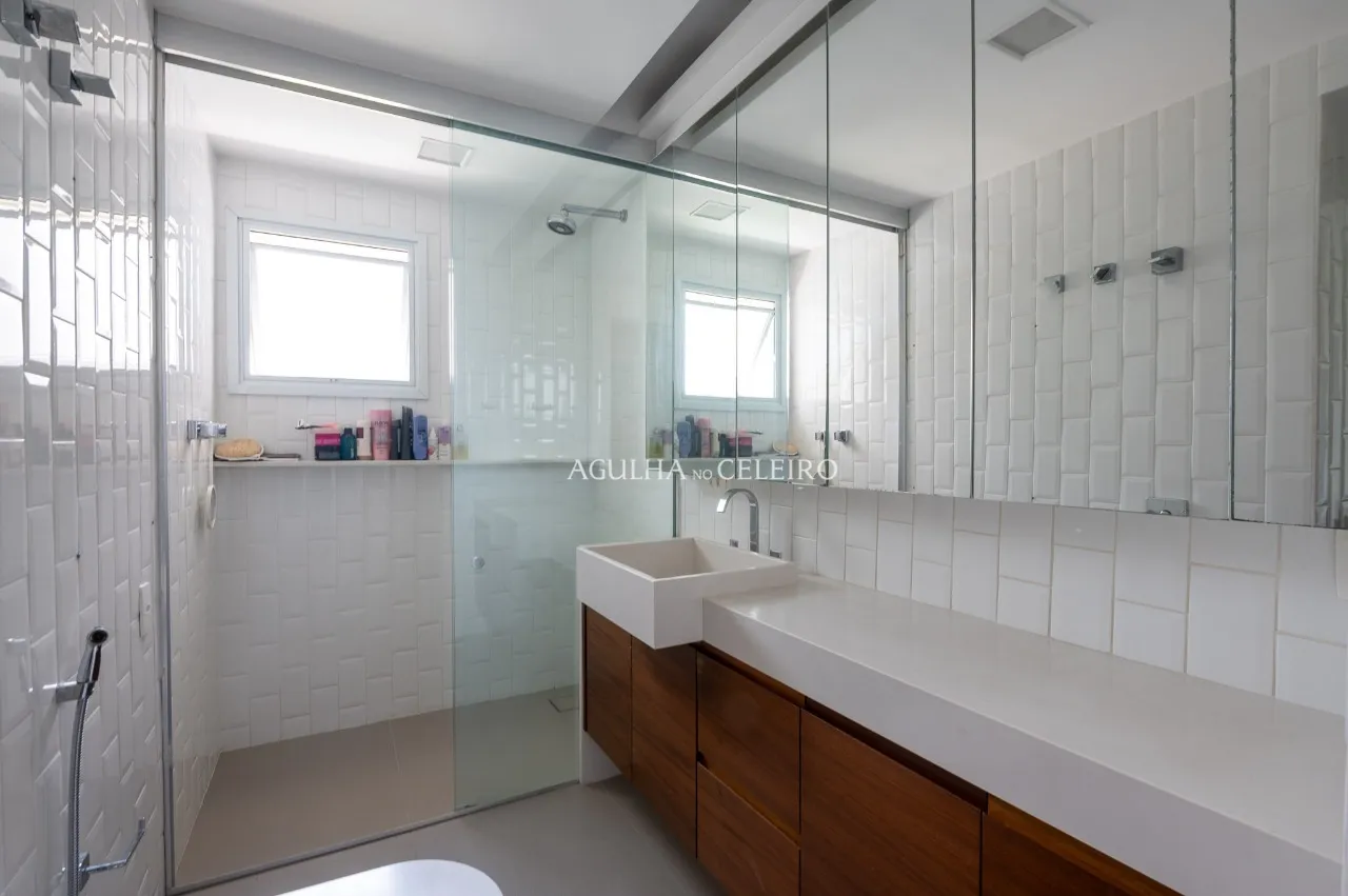 Apartamento reformado à venda no Itaim Bibi. – 20342