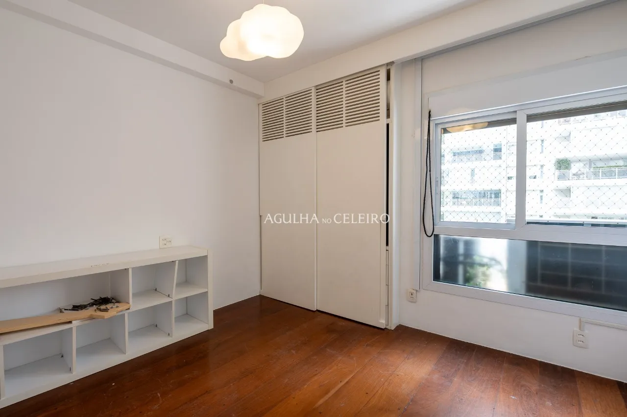 Apartamento reformado à venda no Itaim Bibi. – 20342