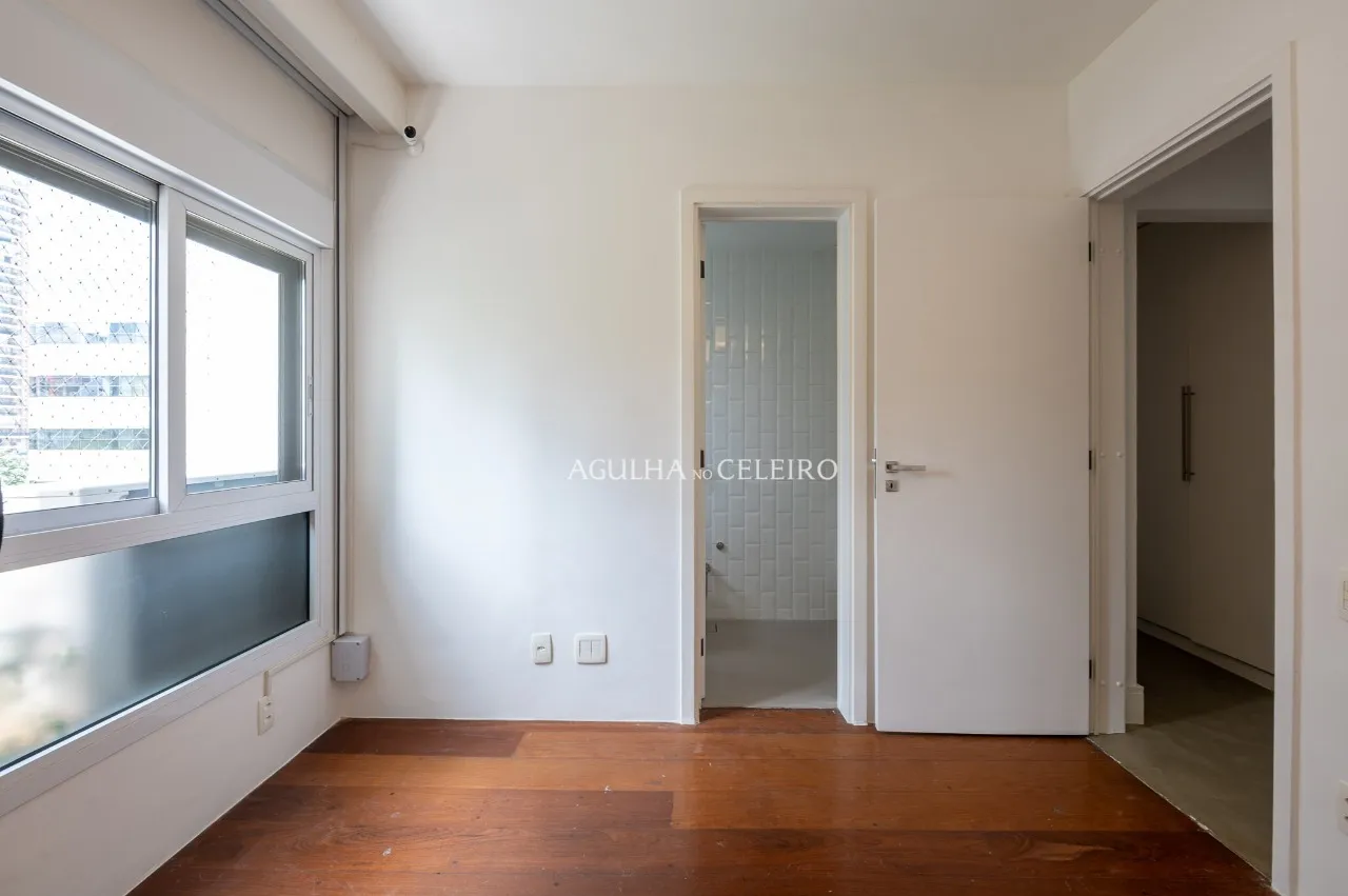 Apartamento reformado à venda no Itaim Bibi. – 20342