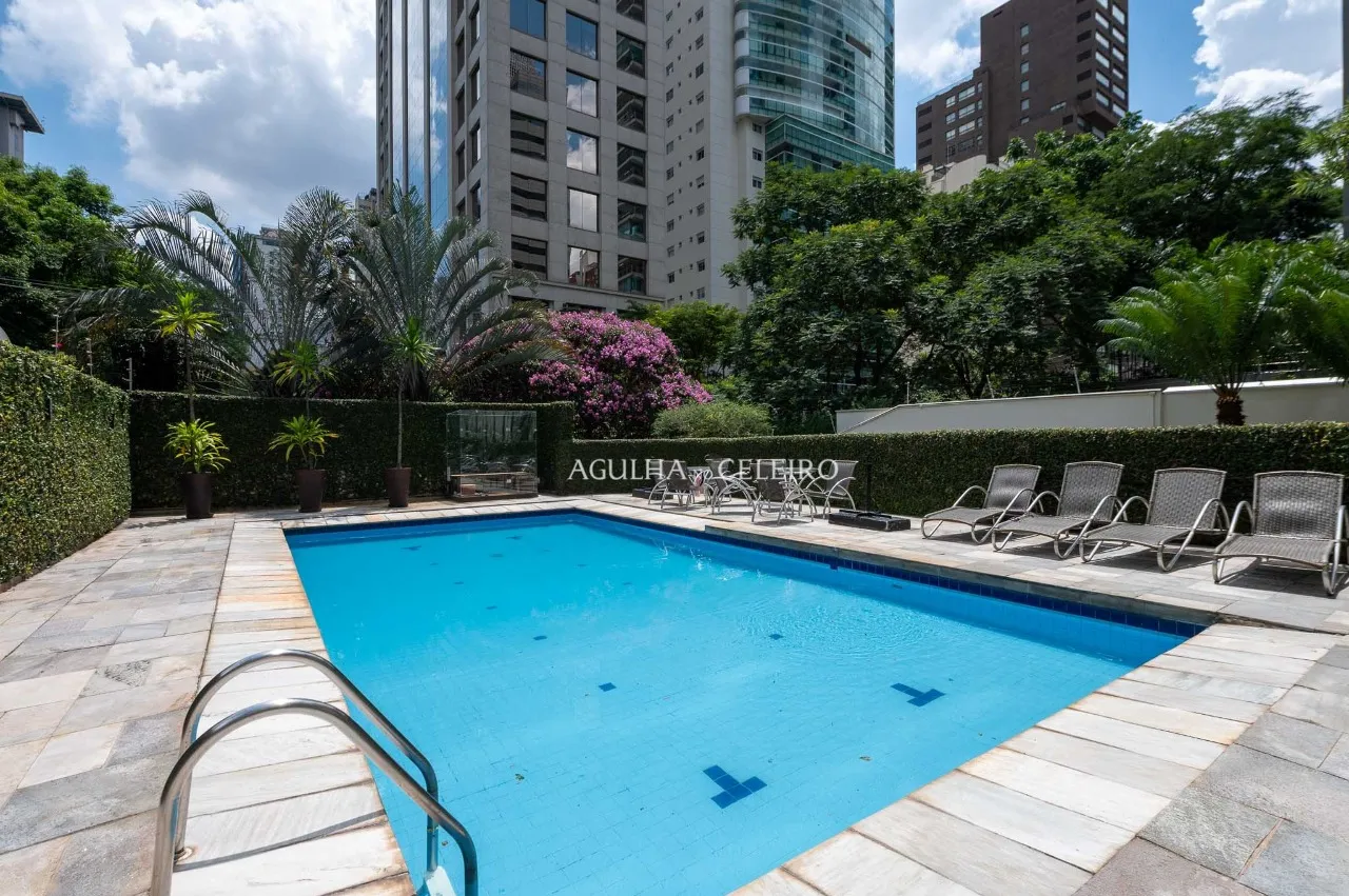 Apartamento reformado à venda no Itaim Bibi. – 20342