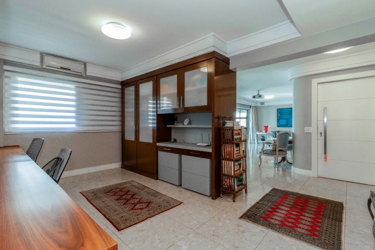 Apartamento muito bem localizado à venda em Moema – 20506