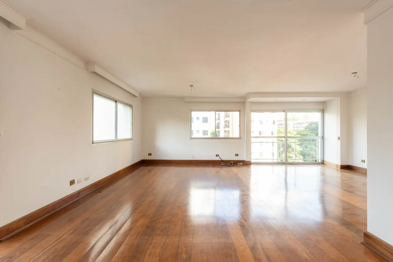 Vila Nova Conceição, a passos do Ibirapuera: espaço, luz e potencial para transformar – 20783