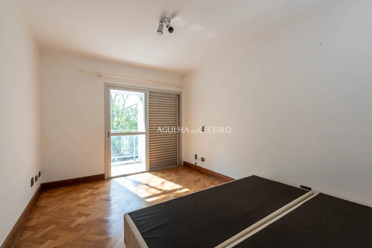 Vila Nova Conceição, a passos do Ibirapuera: espaço, luz e potencial para transformar – 20783