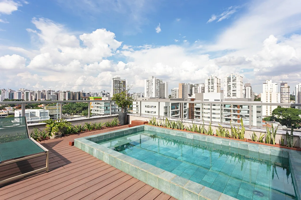 Cobertura reformada à venda em Campo Belo. – 21043