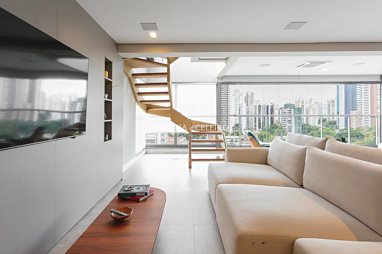 Cobertura reformada à venda em Campo Belo. – 21043