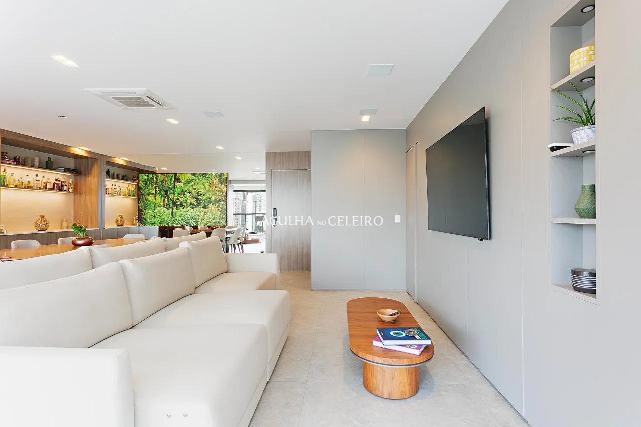 Cobertura reformada à venda em Campo Belo. – 21043