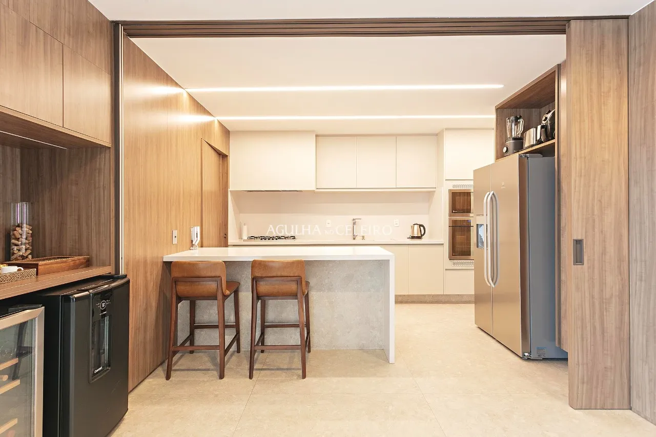 Cobertura reformada à venda em Campo Belo. – 21043