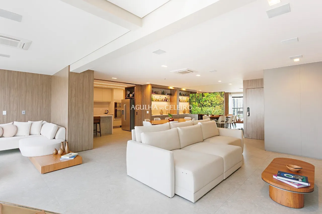 Cobertura reformada à venda em Campo Belo. – 21043