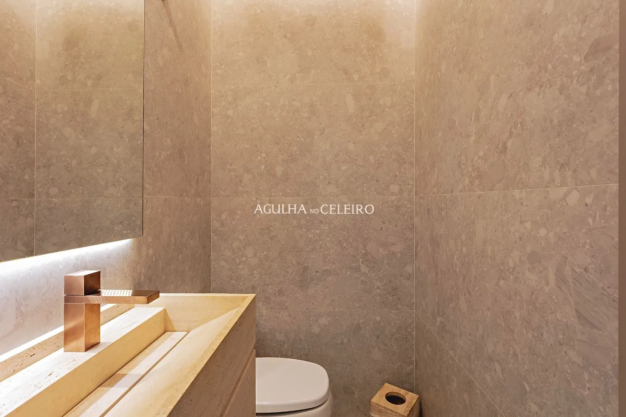 Cobertura reformada à venda em Campo Belo. – 21043