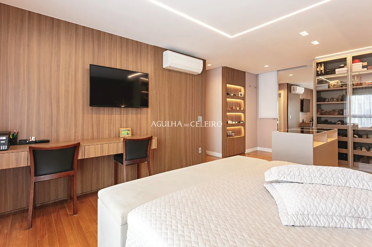 Cobertura reformada à venda em Campo Belo. – 21043