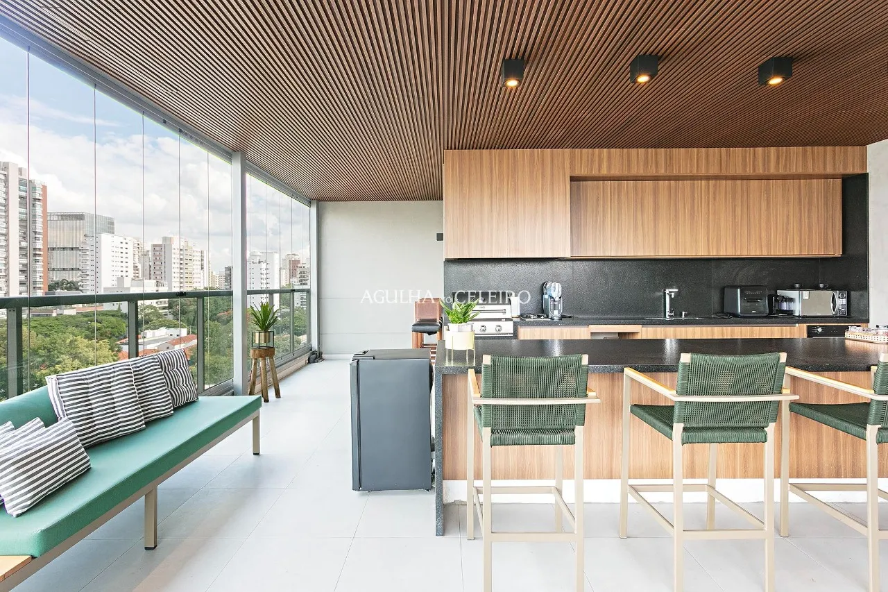 Cobertura reformada à venda em Campo Belo. – 21043