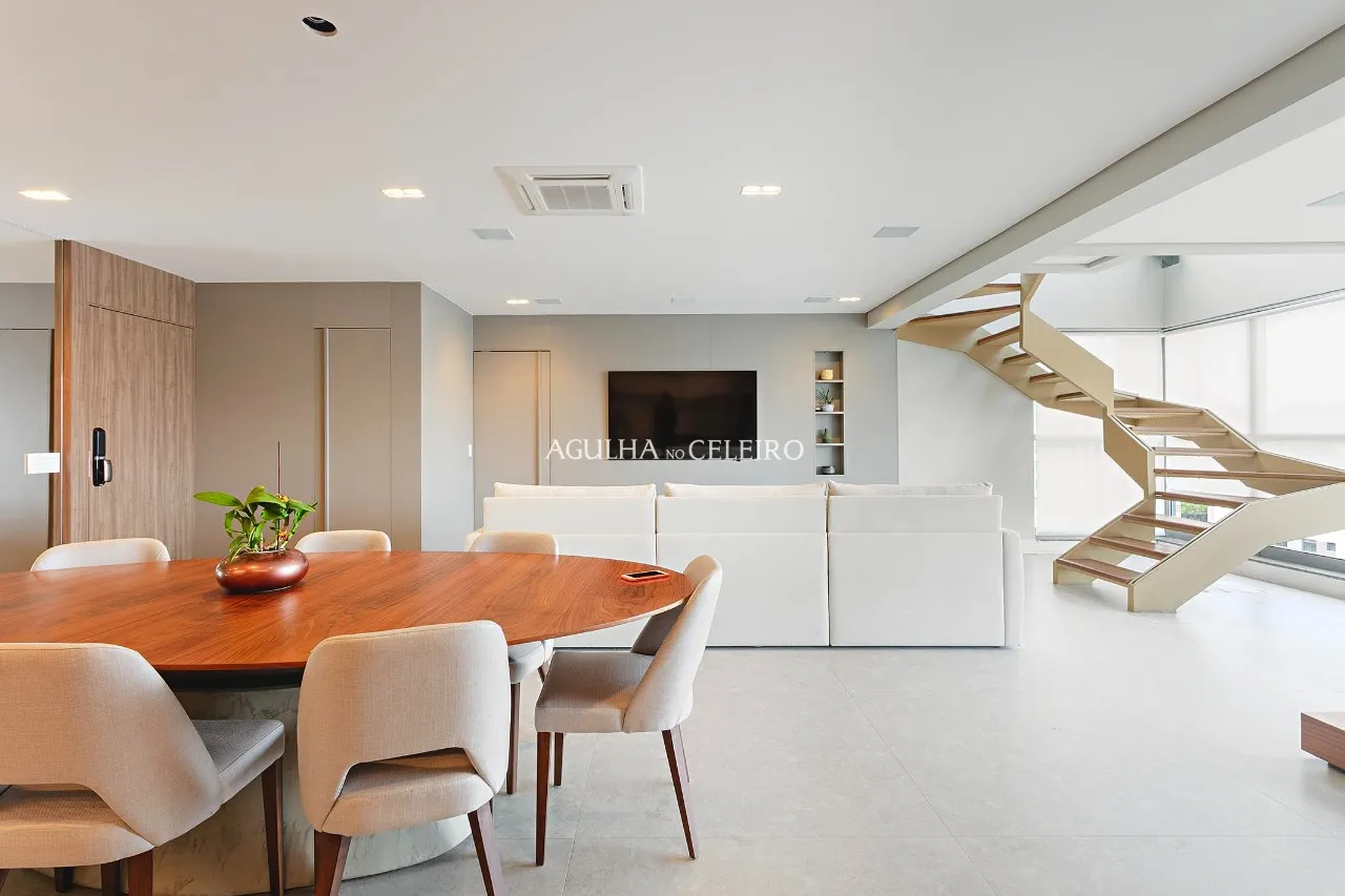 Cobertura reformada à venda em Campo Belo. – 21043