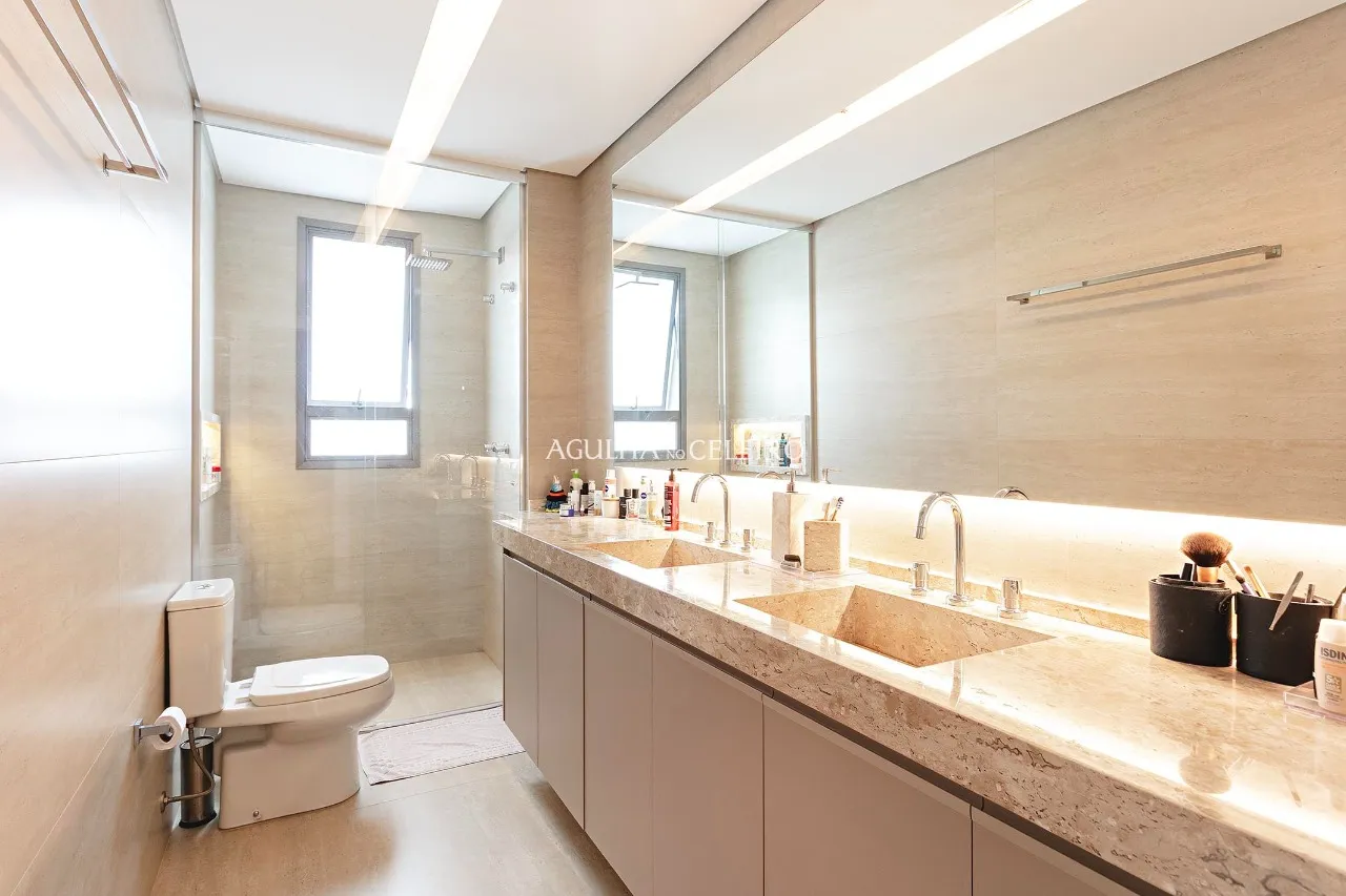 Cobertura reformada à venda em Campo Belo. – 21043