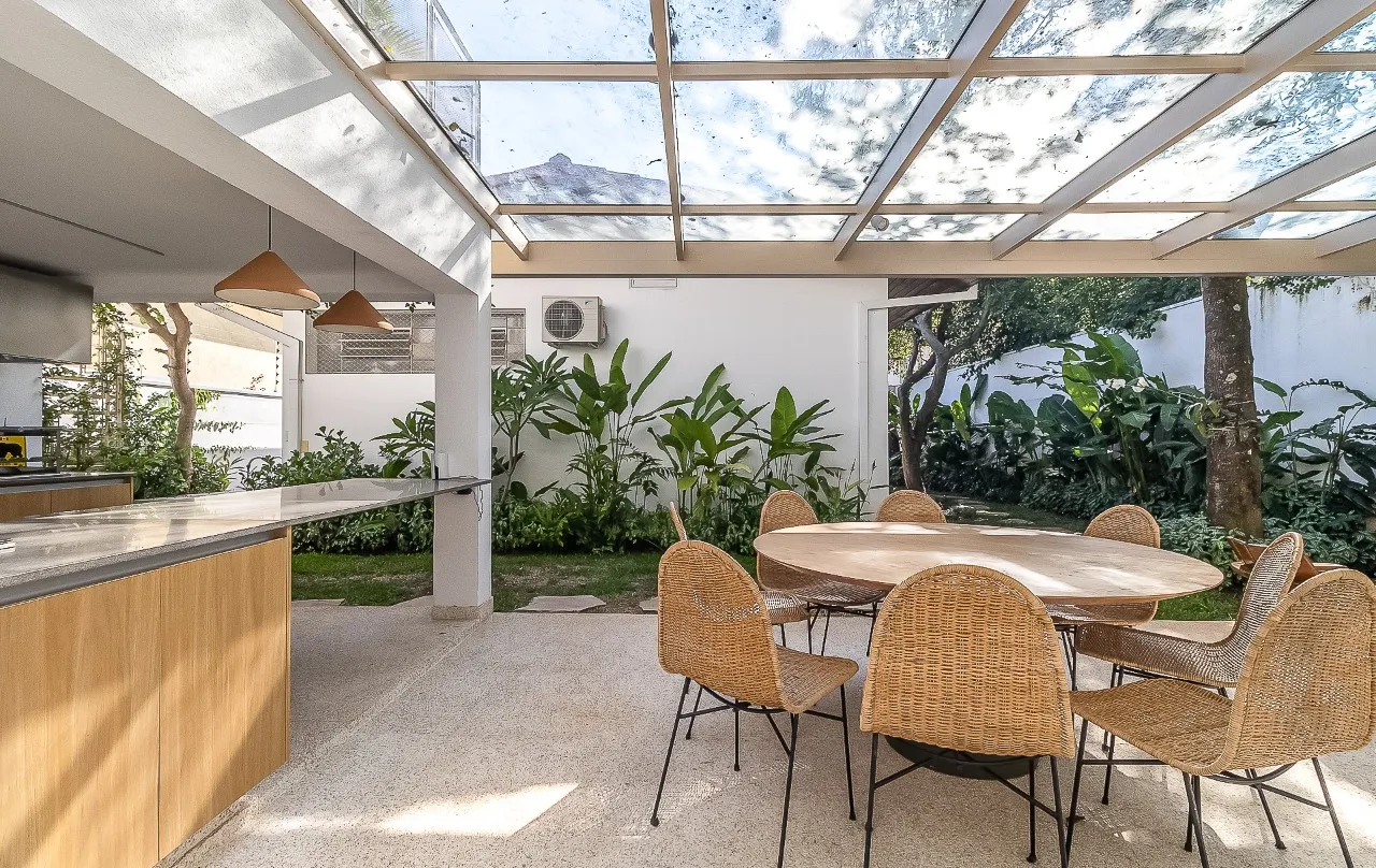 Casa deliciosa com uma reforma recente e alto astral, perfeita para relaxar em Alto de Pinheiros. – 21317