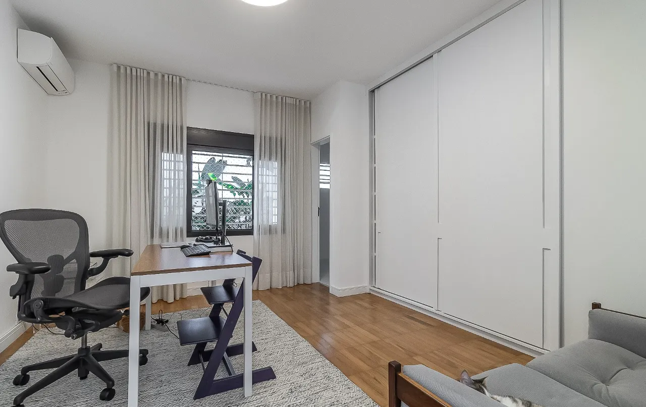Casa deliciosa com uma reforma recente e alto astral, perfeita para relaxar em Alto de Pinheiros. – 21317