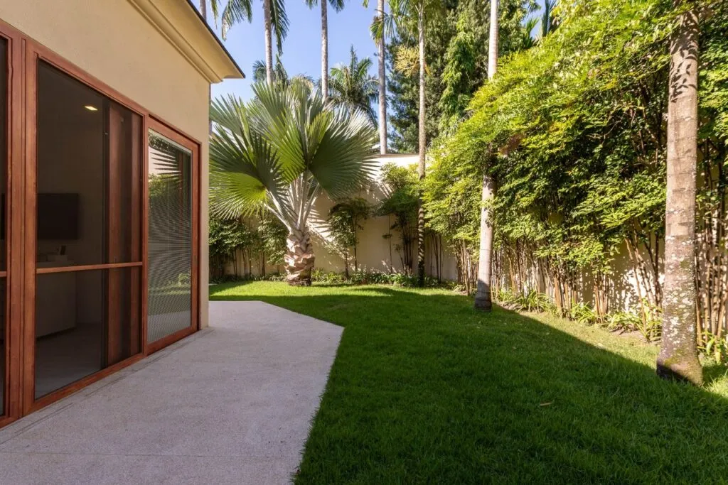 Casa no miolo Jardim Paulistano – 21538