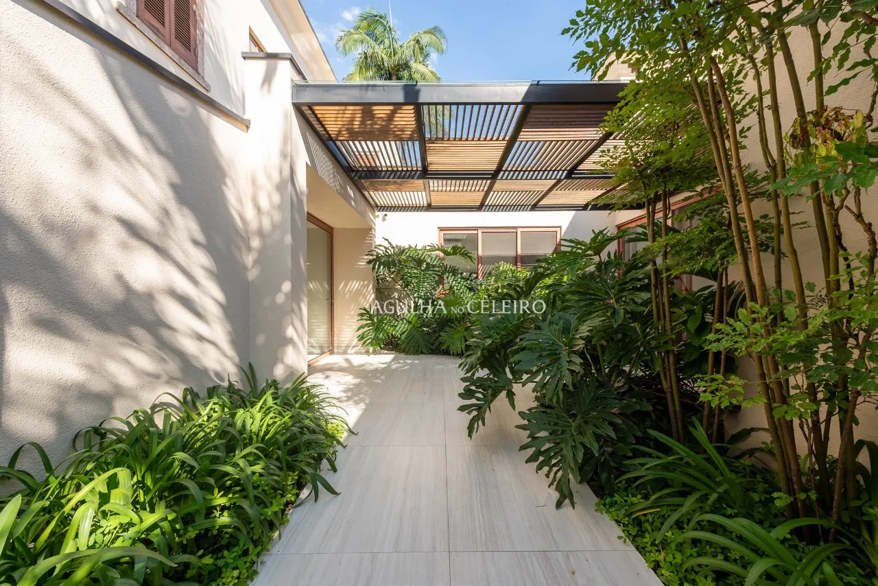 Casa no miolo Jardim Paulistano – 21538