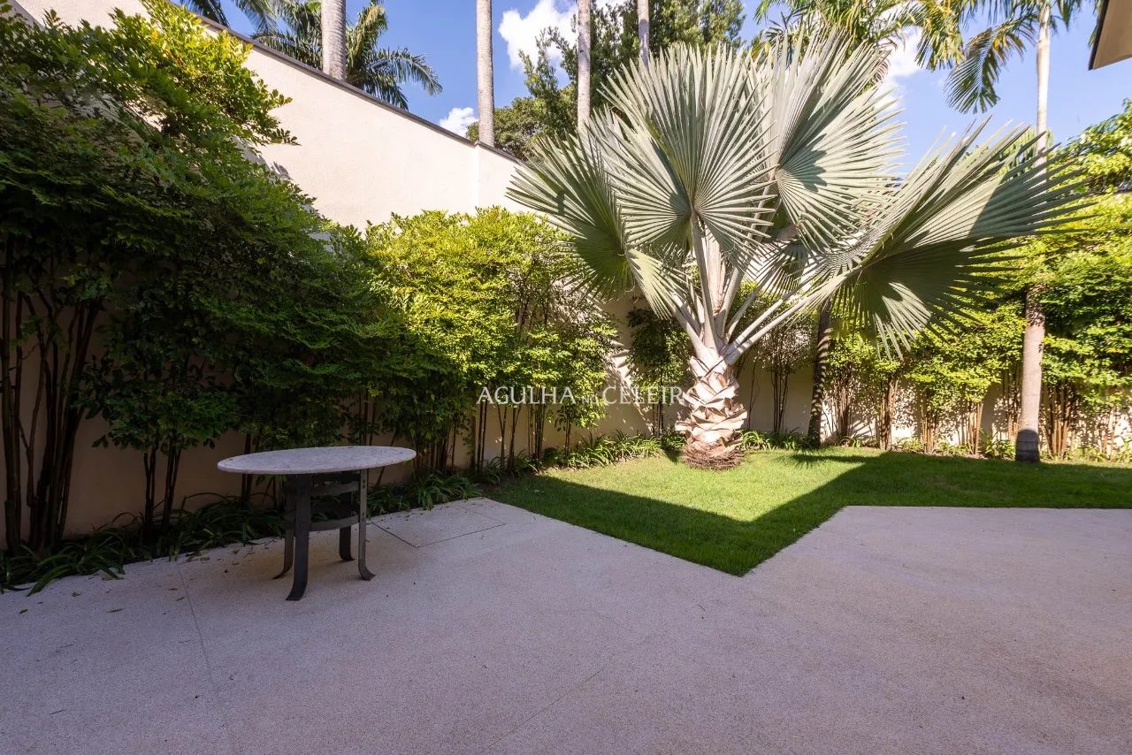 Casa no miolo Jardim Paulistano – 21538