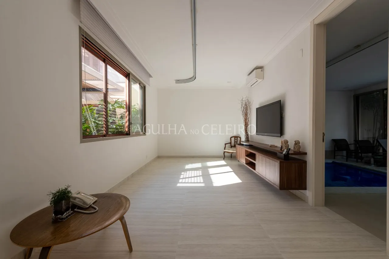 Casa no miolo Jardim Paulistano – 21538