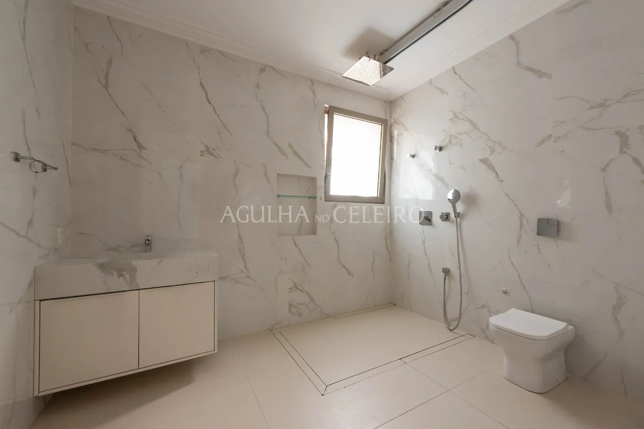 Casa no miolo Jardim Paulistano – 21538