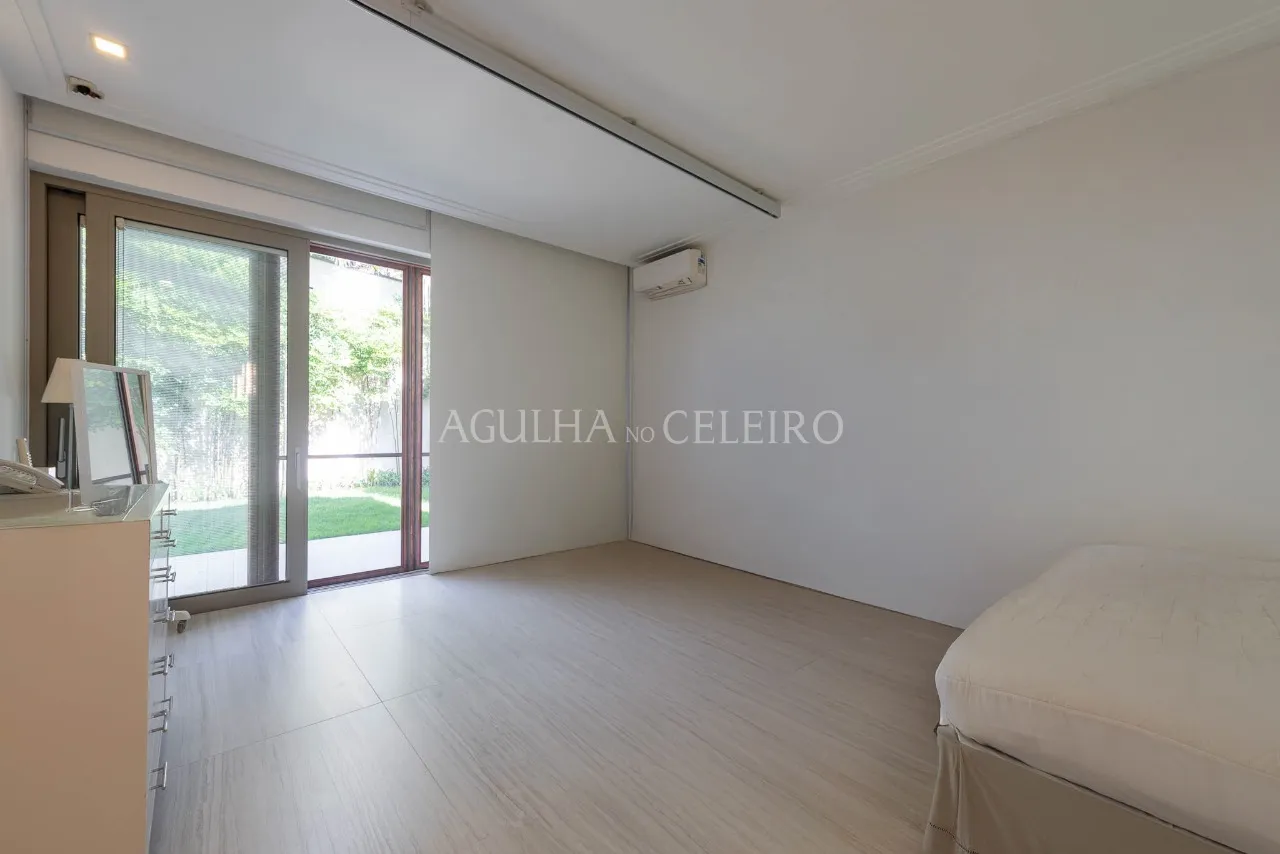 Casa no miolo Jardim Paulistano – 21538