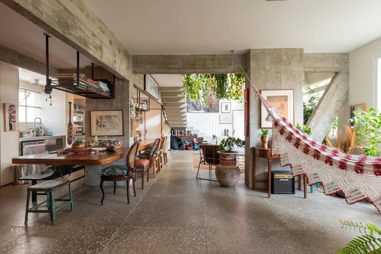 Apartamento Duplex na parte plana do Jardim América. – 21605