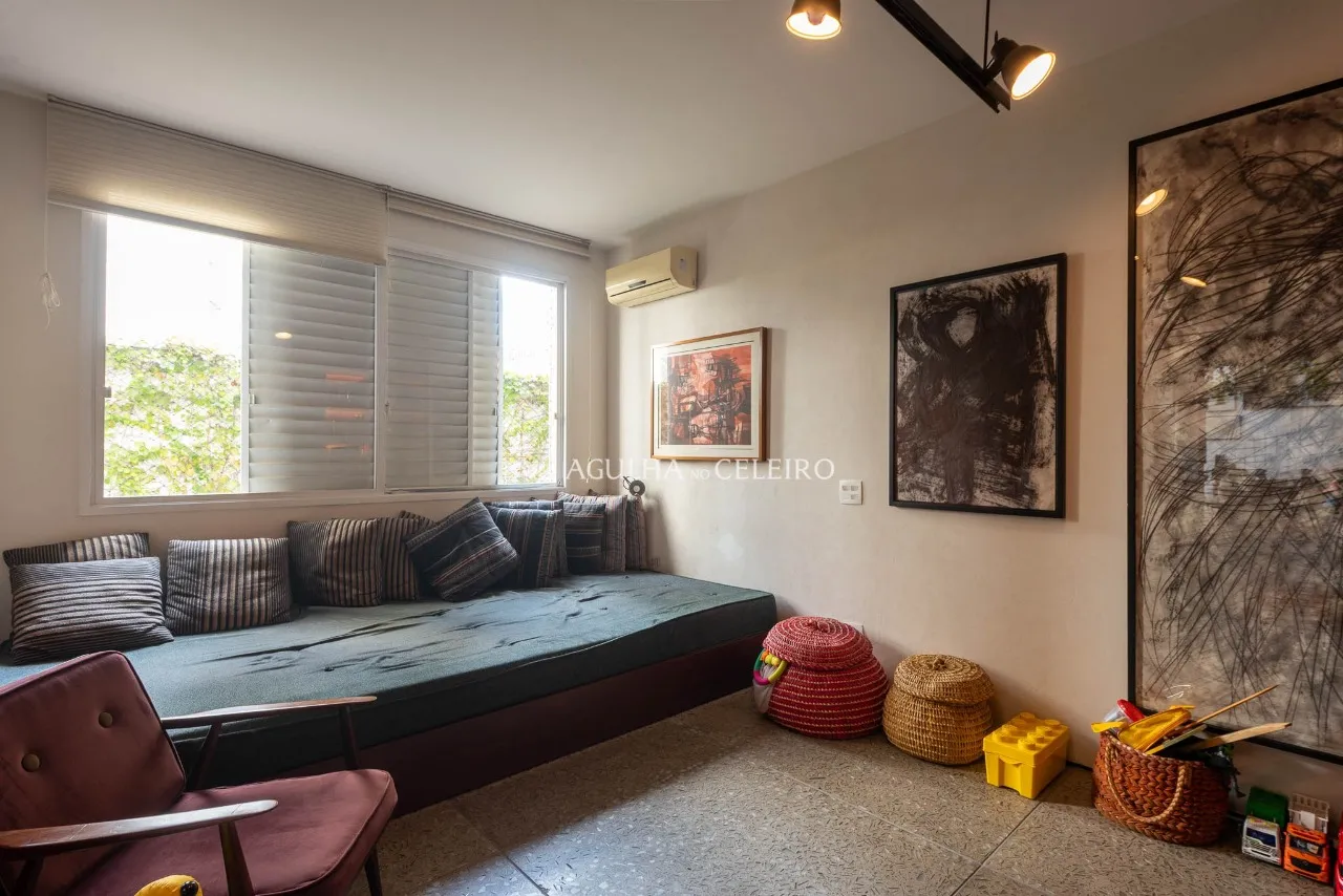 Apartamento Duplex na parte plana do Jardim América. – 21605