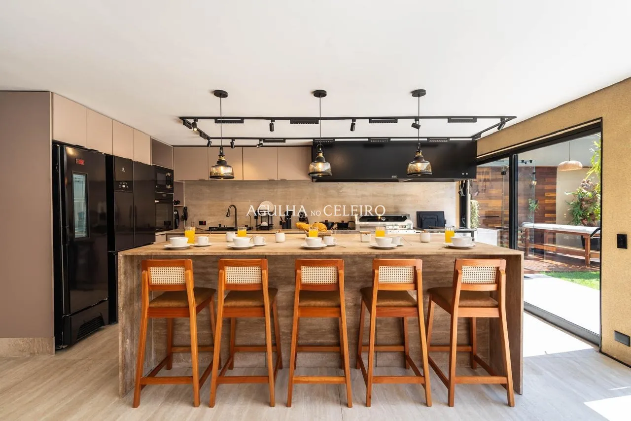 Residência exclusiva que redefine seu jeito de viver com sofisticação e conforto. – 21606