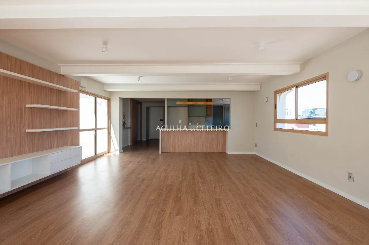 Cobertura recém reformada no Itaim. – 21609