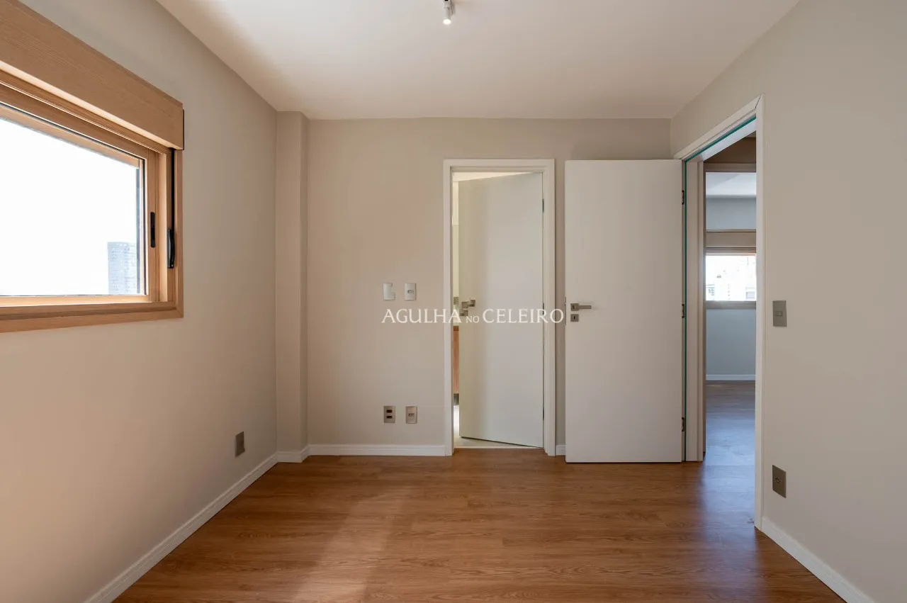 Cobertura recém reformada no Itaim. – 21609