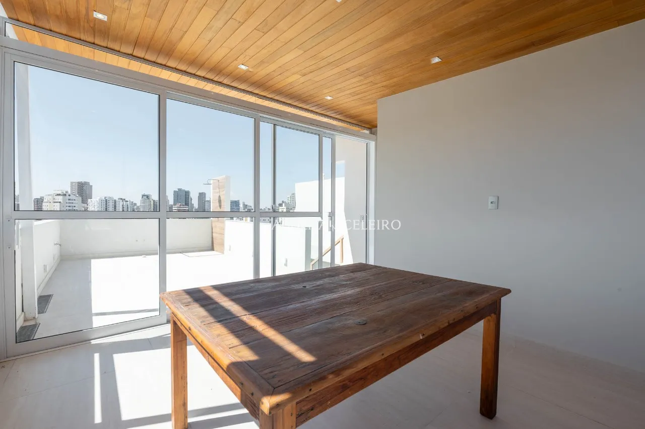 Cobertura recém reformada no Itaim. – 21609