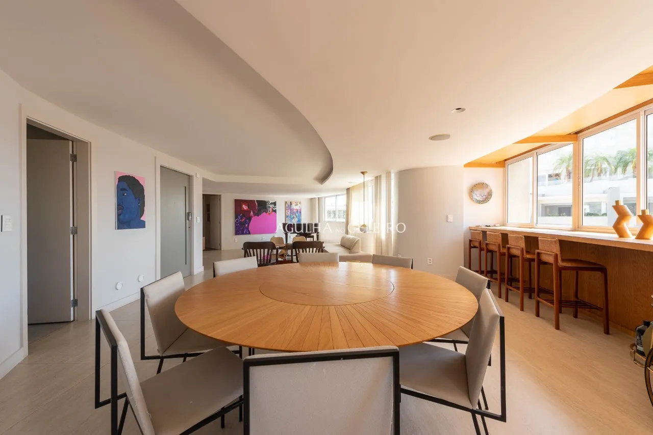 Uma cobertura onde arquitetura, luz e vista se encontram no Jardim Paulistano. – 21654