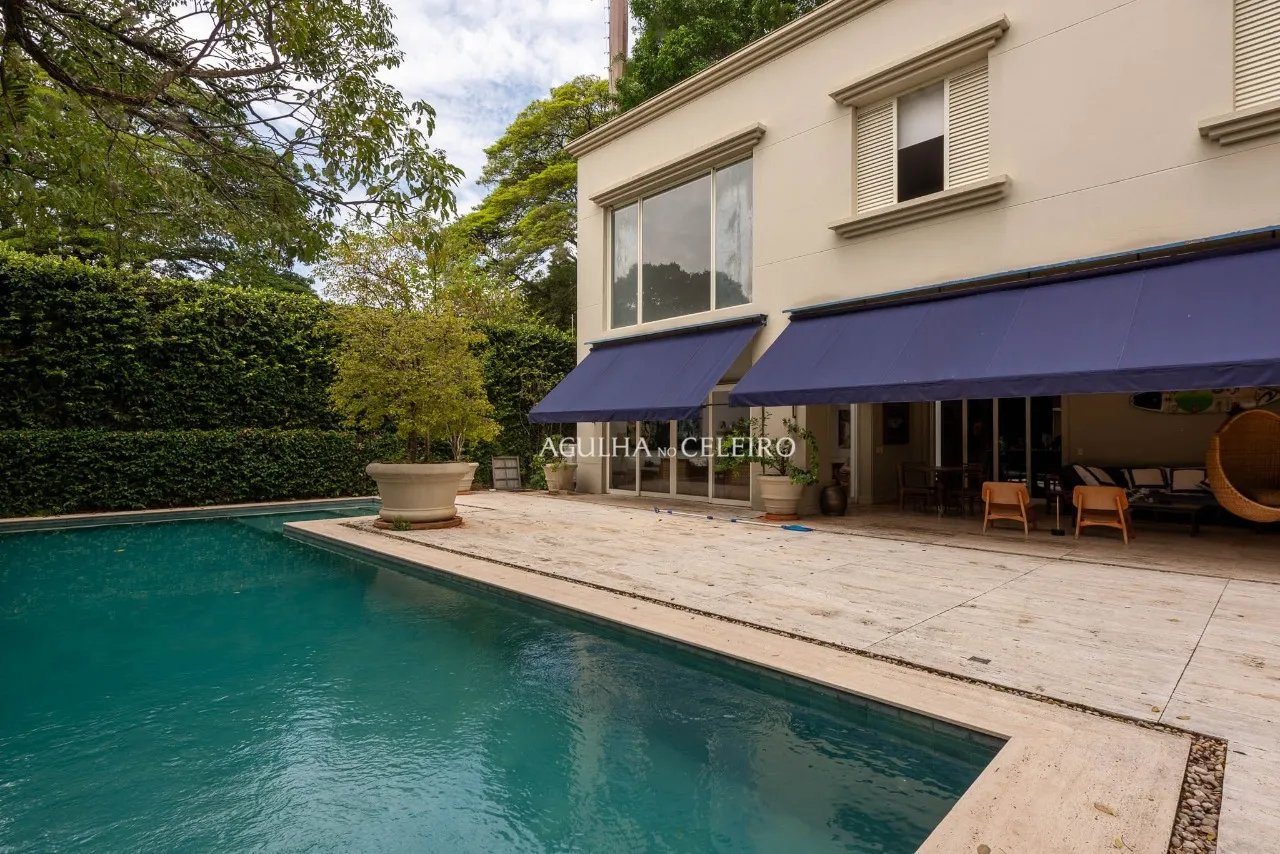 Arquitetura exclusiva integrada ao verde exuberante no Jardim Guedala. – 21676