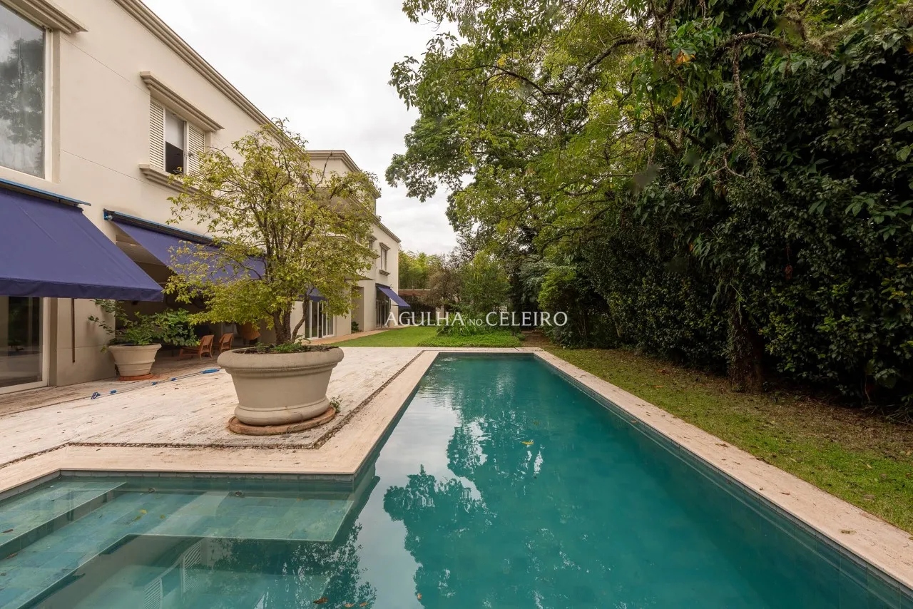 Arquitetura exclusiva integrada ao verde exuberante no Jardim Guedala. – 21676