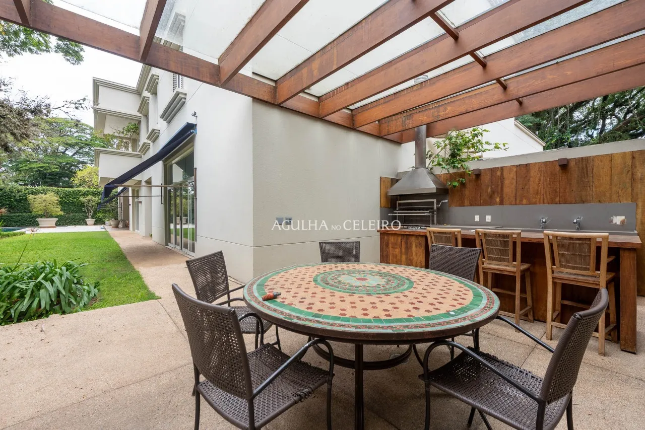 Arquitetura exclusiva integrada ao verde exuberante no Jardim Guedala. – 21676