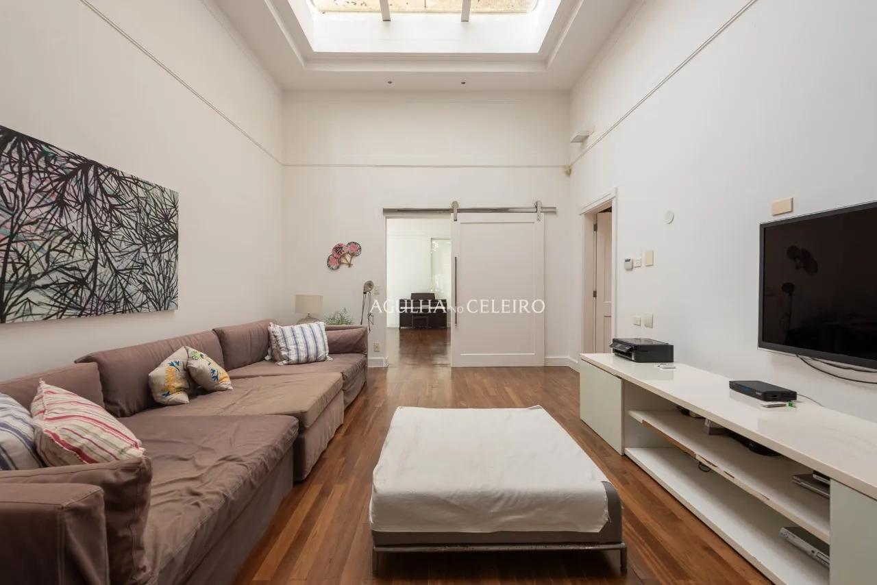 Arquitetura exclusiva integrada ao verde exuberante no Jardim Guedala. – 21676