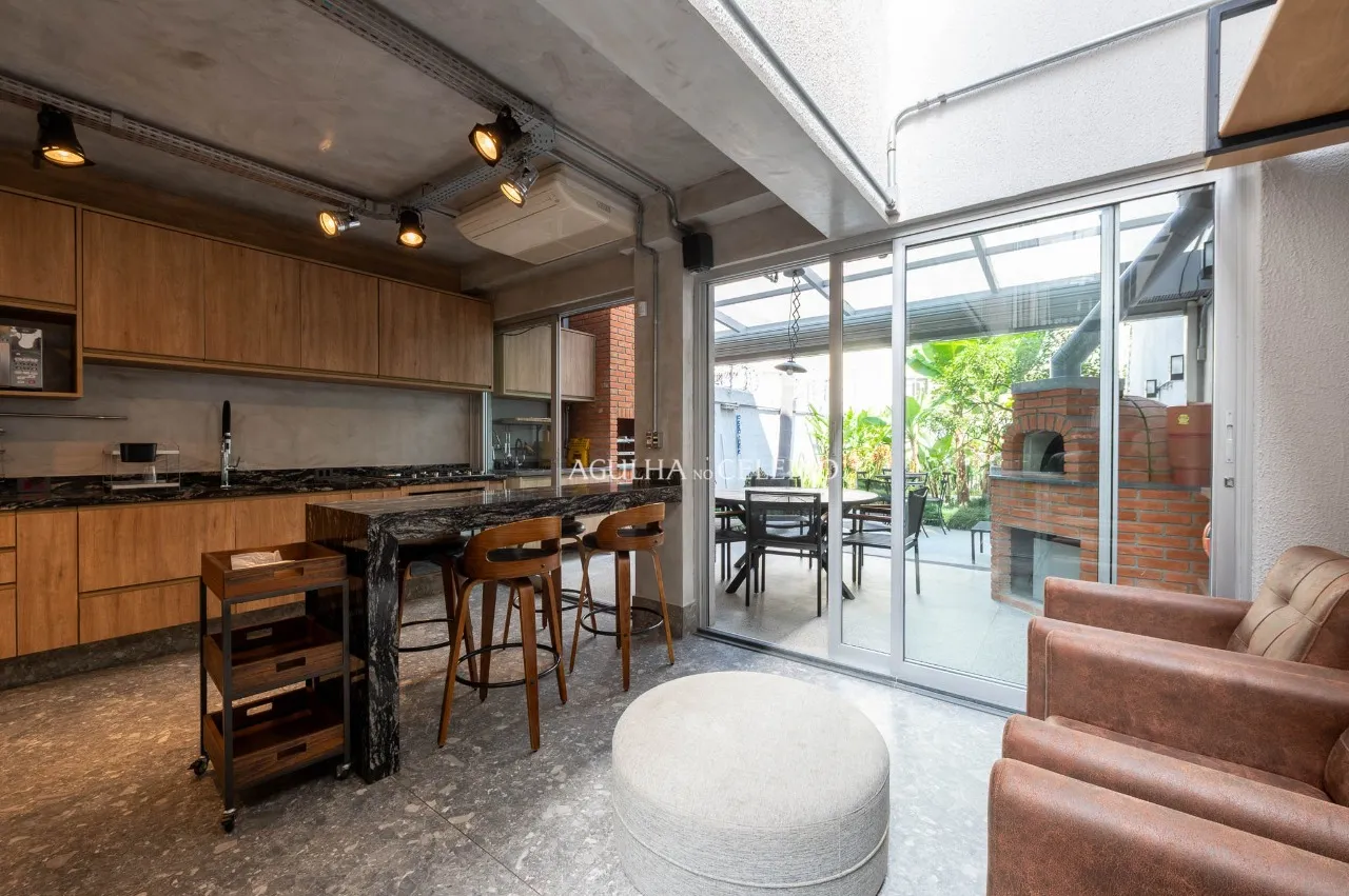 Sobrado Reformado com Rooftop na Vila Madalena – 21692