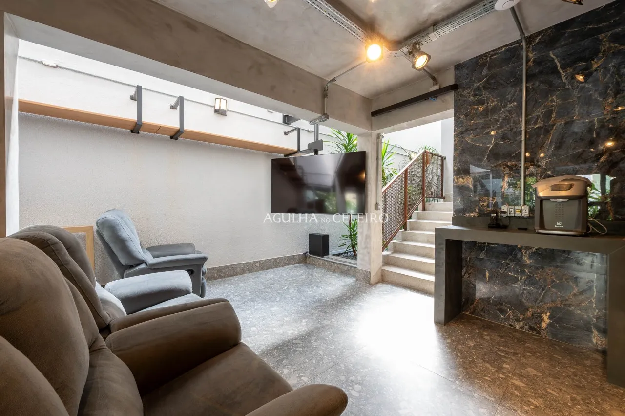 Sobrado Reformado com Rooftop na Vila Madalena – 21692