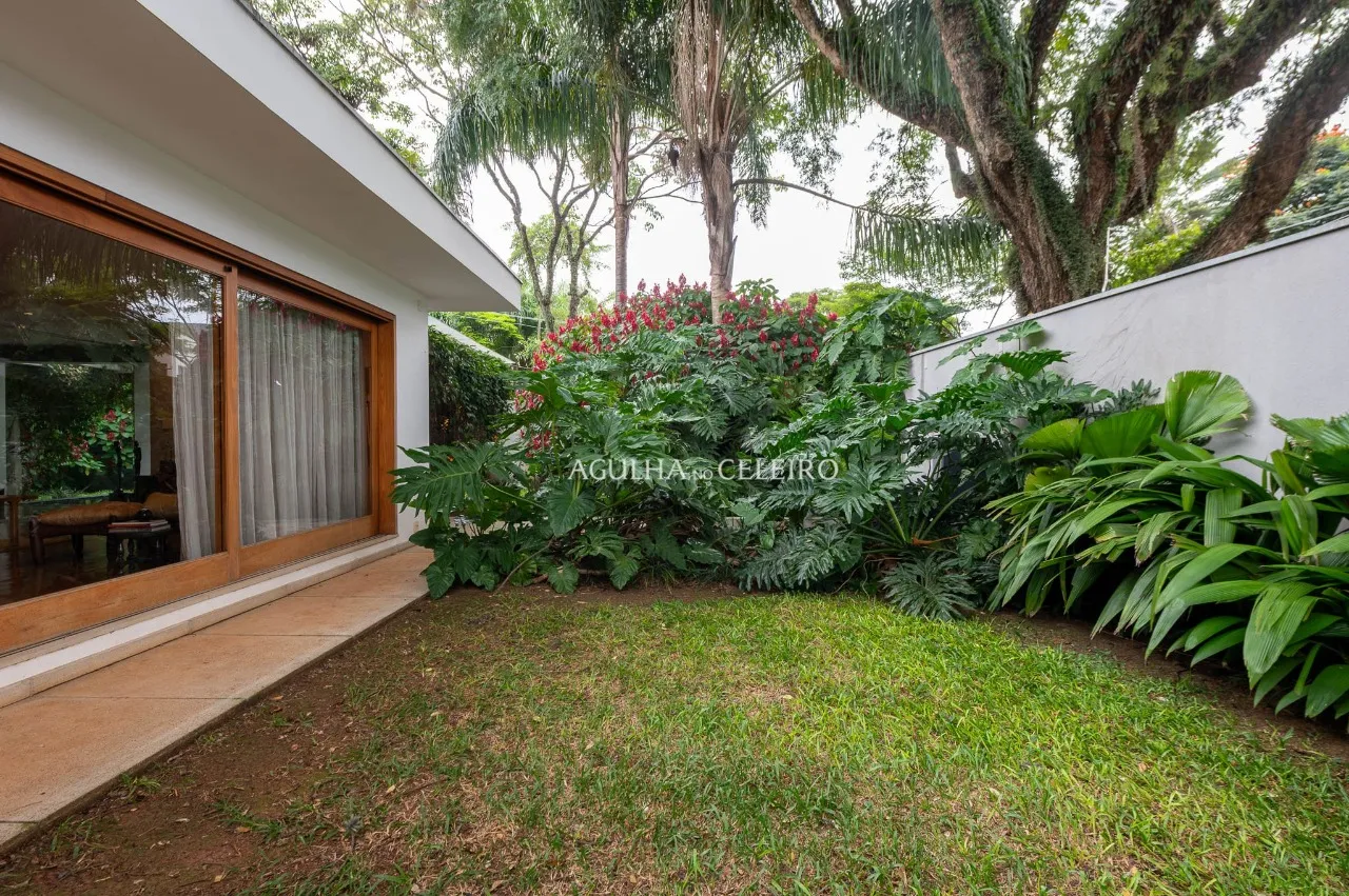 Uma casa térrea entre as árvores em Alto de Pinheiros! – 21694