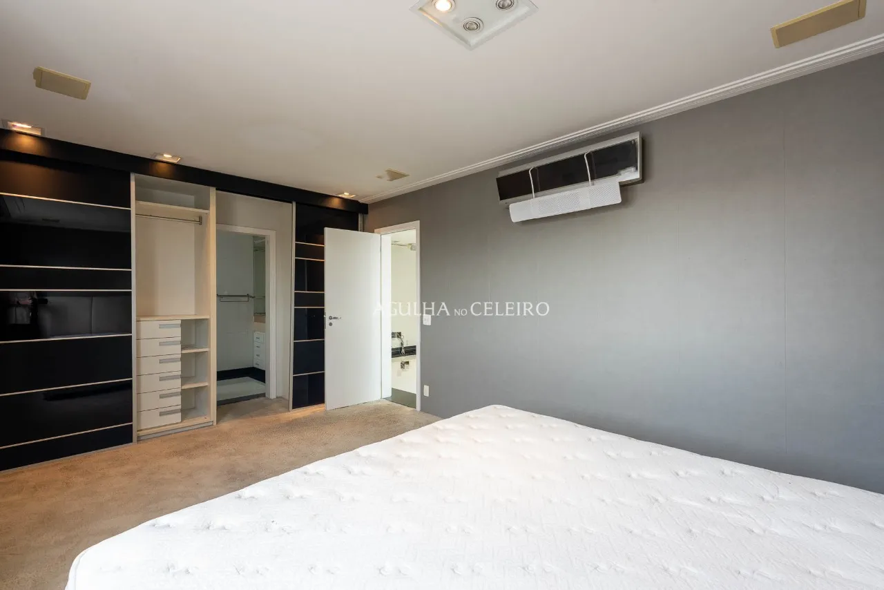 Cobertura perto do Parque Ibirapuera à venda na Vila Nova Conceição. – 21696