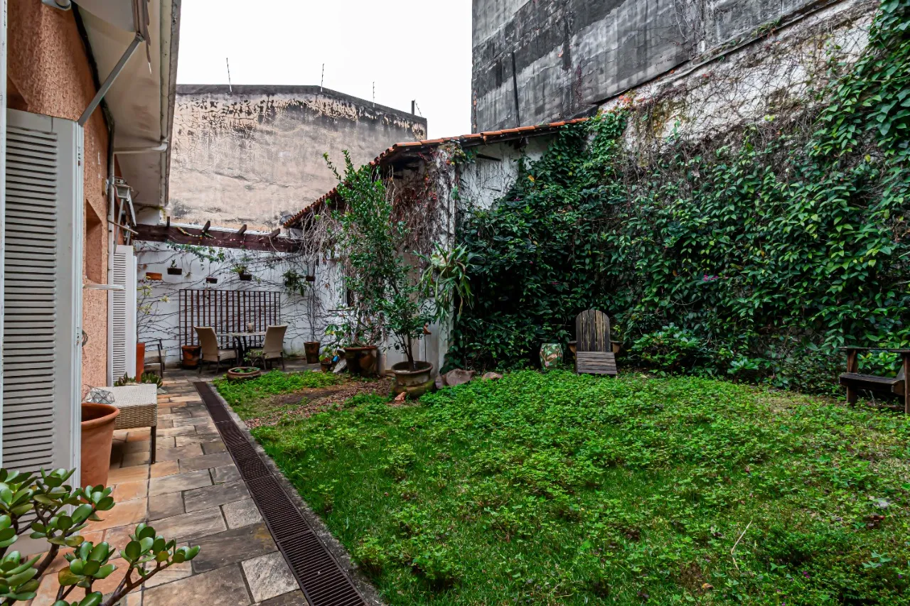 Casa térrea no Jardim Paulistano. – 21703