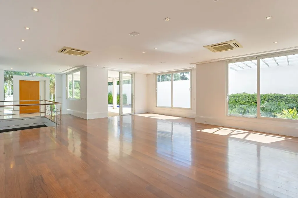 Casa com piscina à venda na Cidade Jardim. – 21708