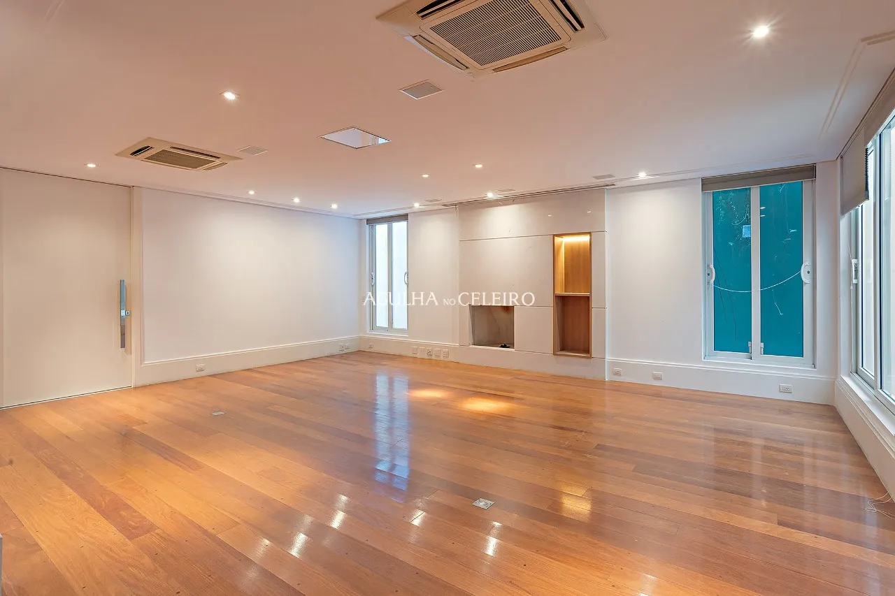 Casa com piscina à venda na Cidade Jardim. – 21708