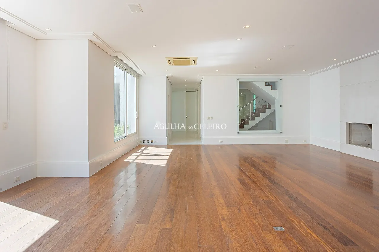 Casa com piscina à venda na Cidade Jardim. – 21708