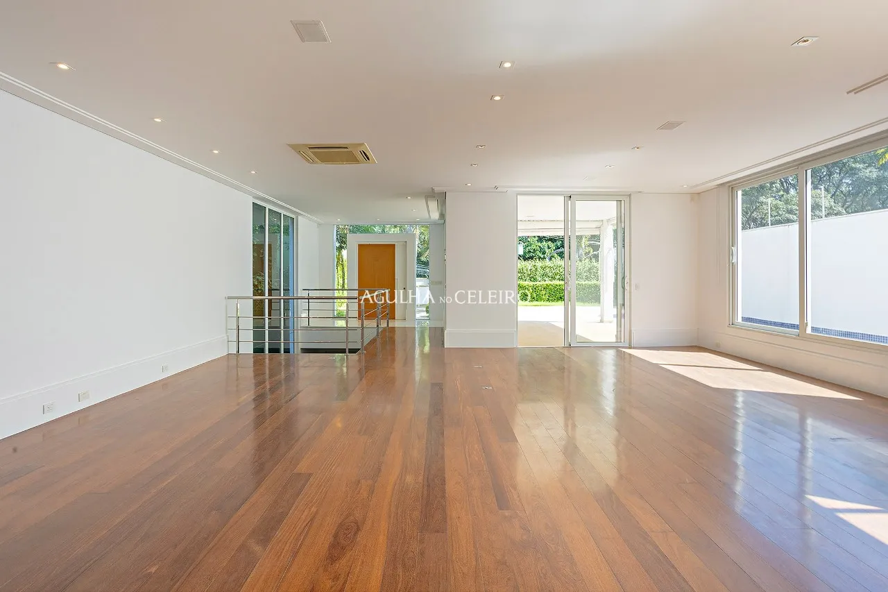 Casa com piscina à venda na Cidade Jardim. – 21708