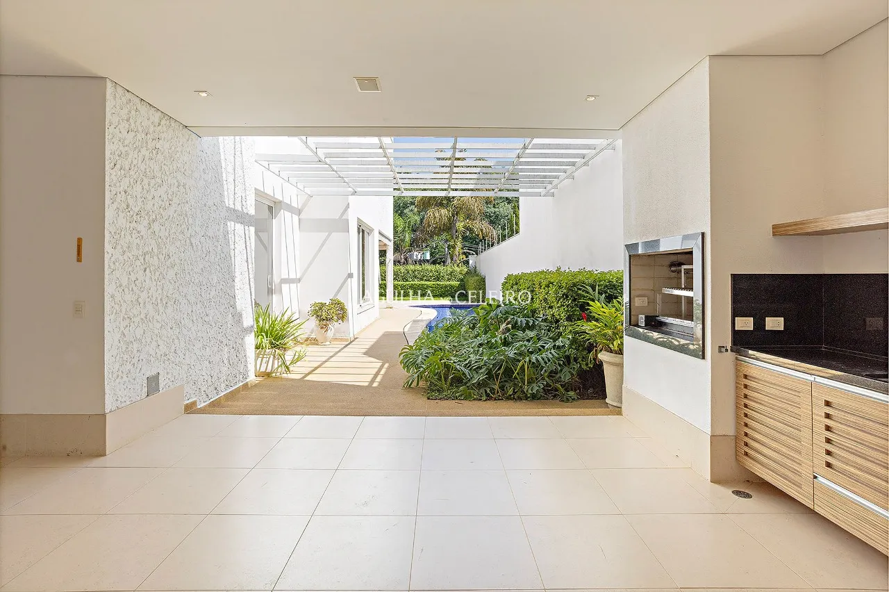 Casa com piscina à venda na Cidade Jardim. – 21708