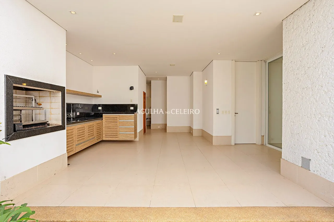 Casa com piscina à venda na Cidade Jardim. – 21708