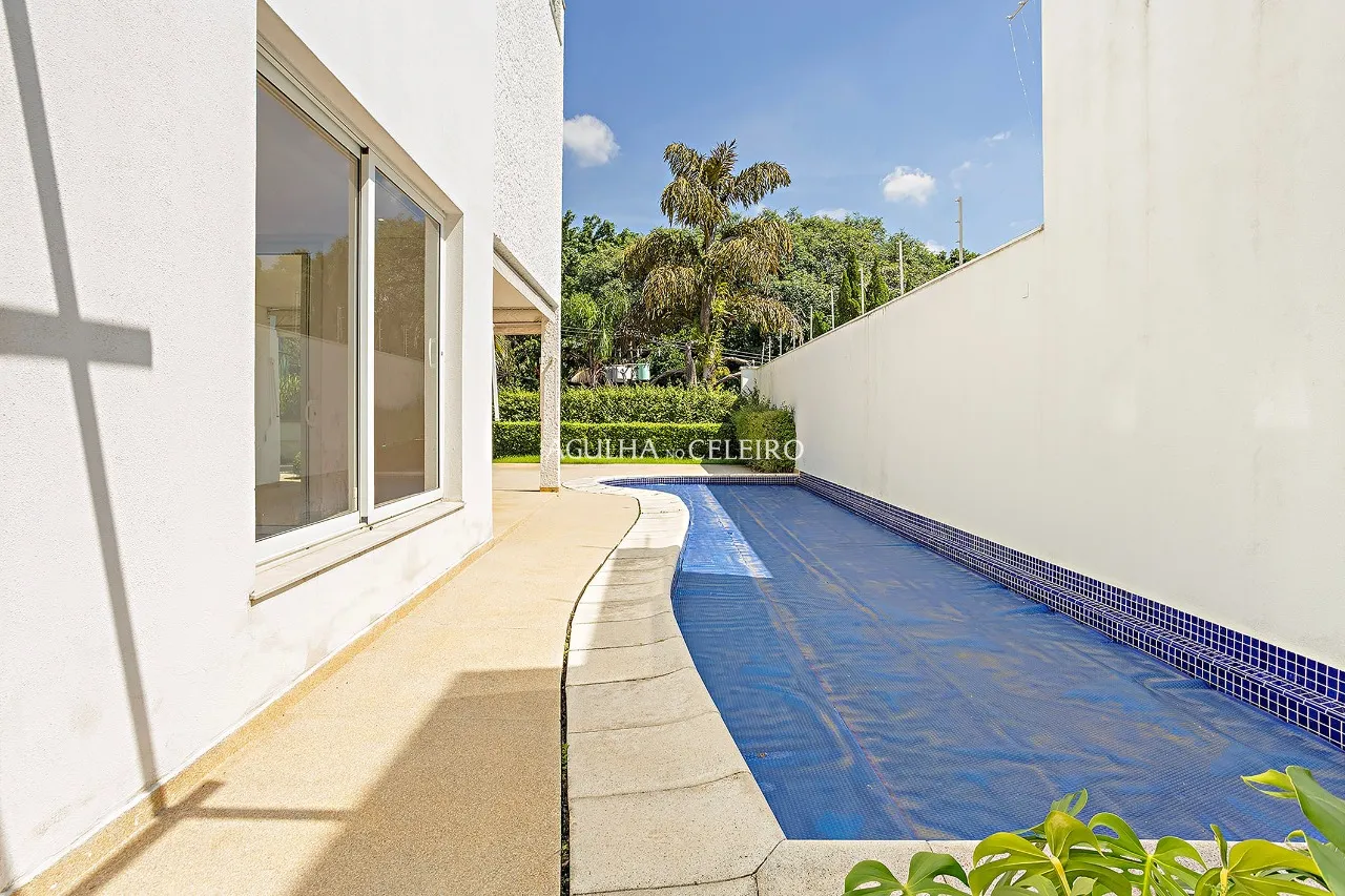 Casa com piscina à venda na Cidade Jardim. – 21708